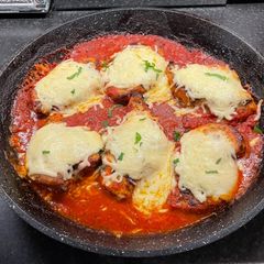 A picture of MOZZARELLA CHICKEN IN TOMATO SAUCE:.