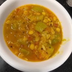 A picture of Lauki dal.