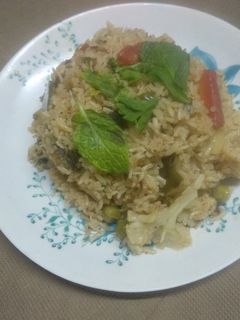 વેજીટેબલ બિરયાની(Vegetable Biryani Recipe in Gujarati) રેસીપી મુખ્ય ફોટો