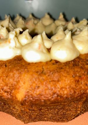 Una foto de Carrot cake tradicional y su frosting!!!!