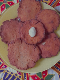 गुड़ की मीठी पूरी (Gur ki meethi poori recipe in Hindi) रेसिपी मुख्य फोटो