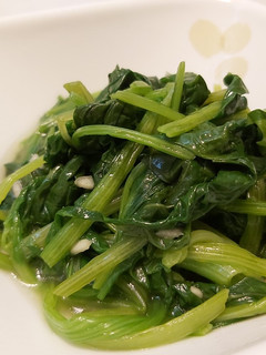 蒜油拌菠菜 的食譜成品照片