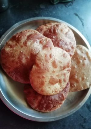 A picture of Masala poori.