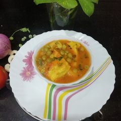 A picture of Shahi Kaju Matar Curry.