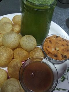 પાણીપુરી(Panipuri Recipe In Gujarati) રેસીપી મુખ્ય ફોટો