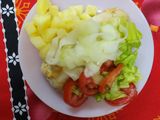 Arrollados de pollo con ensaladas varias y postre para esperar el nuevo año