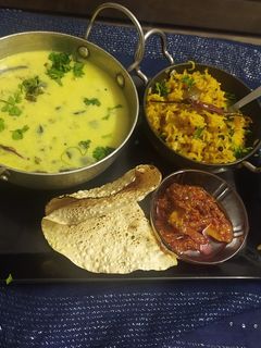 રીંગણ તુવેર ની કઢી (Ringan Tuver Kadhi Recipe in Gujarati) રેસીપી મુખ્ય ફોટો