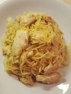 A picture of Chicken lo mein.
