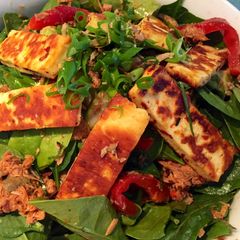 A picture of Chilli Halloumi and Tuna Salad.