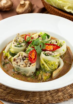 Hình của món Cải thảo cuộn sốt nấm Chay(công thức nhà hàng).