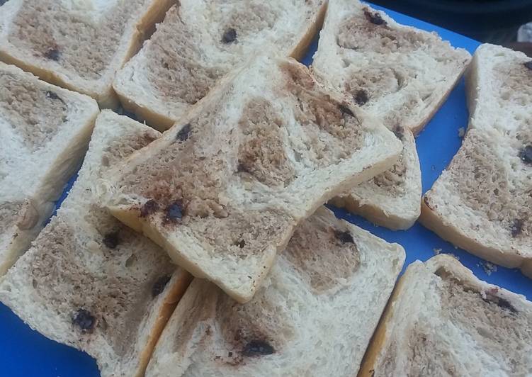 412. Dalmatian bread