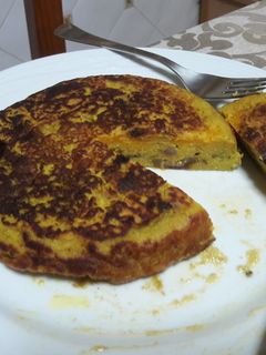 Una foto de 🇪🇸 Tortilla "española" de plátano y queso vegana 🍳