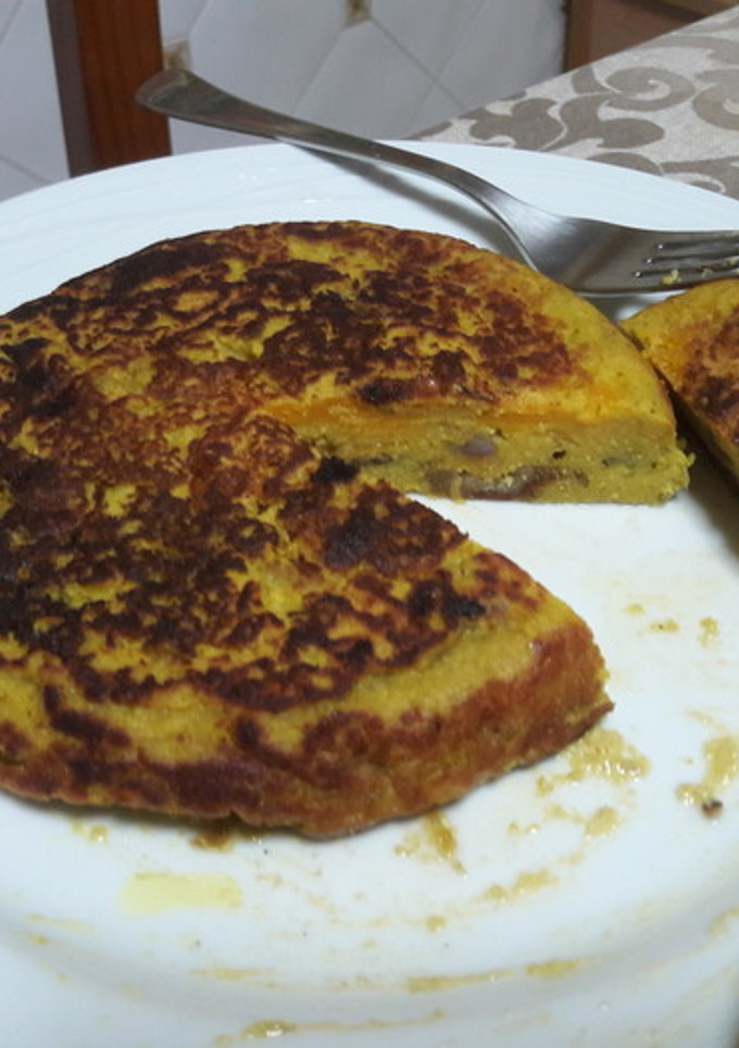 Una foto de 🇪🇸 Tortilla "española" de plátano y queso vegana 🍳