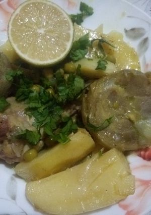 صورة لوصفة بطاطا بالجلبانة (بالبازيلا) والقرنون