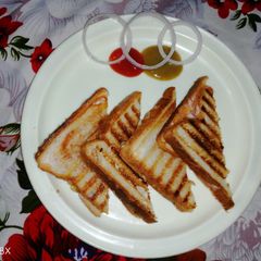 A picture of Grilled cheese sandwich.
