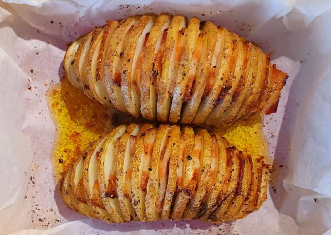 How to Prepare Award-winning Hasselback potatoes with bacon
