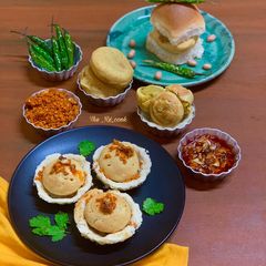 A picture of Vada pav bites.