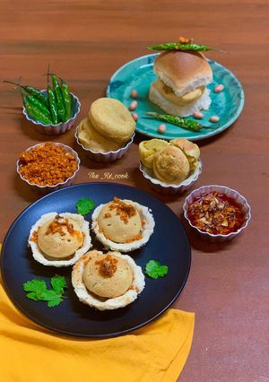 A picture of Vada pav bites.
