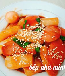 tokbokki xúc xích