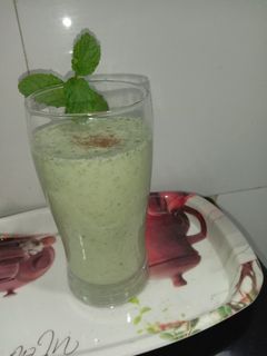 ફુદીના મસાલા લસ્સી(pudina masala lassi recipe in GujaratI) રેસીપી મુખ્ય ફોટો