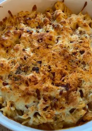 A picture of Mac n cheese.