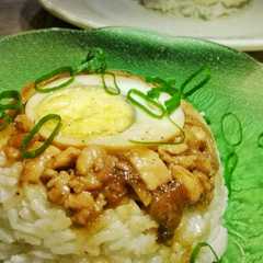 A picture of Nasi Tim Ayam (sisa semur).