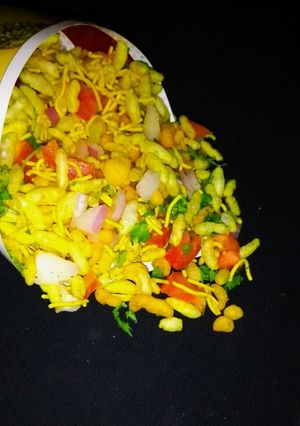 A picture of Sukha bhel.
