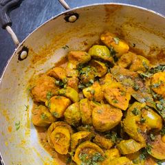 A picture of Potala Aloo kasha(Pointed gourd and potato with Indian spices).