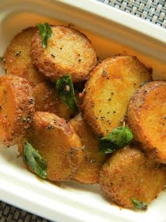 உருளைக்கிழங்கு வருவல் செய்முறை முக்கிய புகைப்படம்