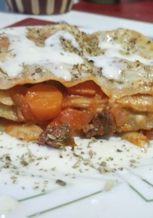 Una foto de Lasagna de asiento de vacuno