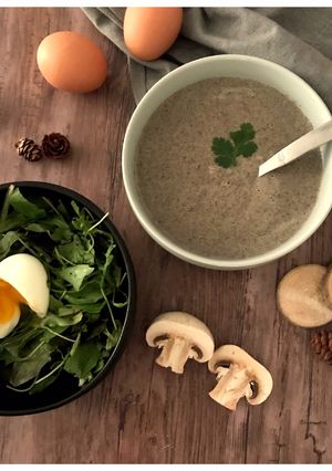 Une photo de Velouté de champignons & son œuf mollet
