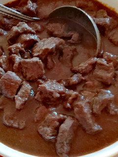 Vörösboros szarvaspörkölt recept fotója