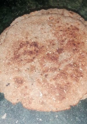 कूटू का पराठा (Kuttu ka paratha recipe in hindi) रेसिपी मुख्य फोटो