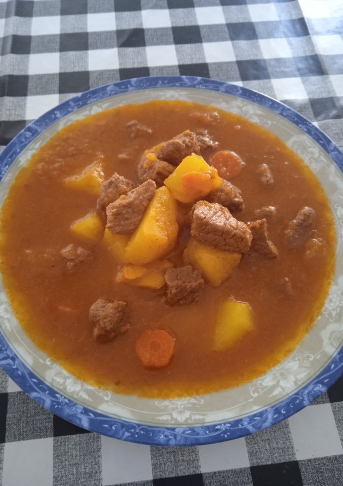 Una foto de Guiso de patatas con ternera