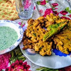 A picture of Palak ke pakoday.