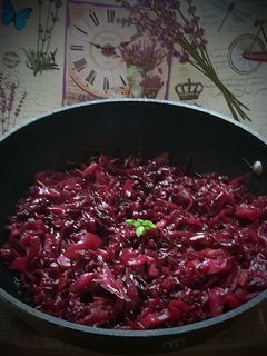 Olívaolajon párolt lilakáposzta,mézzel és balzsamecettel🌻🌸🌺🌼 recept fotója