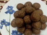 जवसाचे लाडू (Javasache Ladoo Recipe In Marathi)
