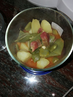 Una foto de Patatas con caparrón verde