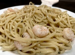 Una foto de Spaghetti con gambas 🍤