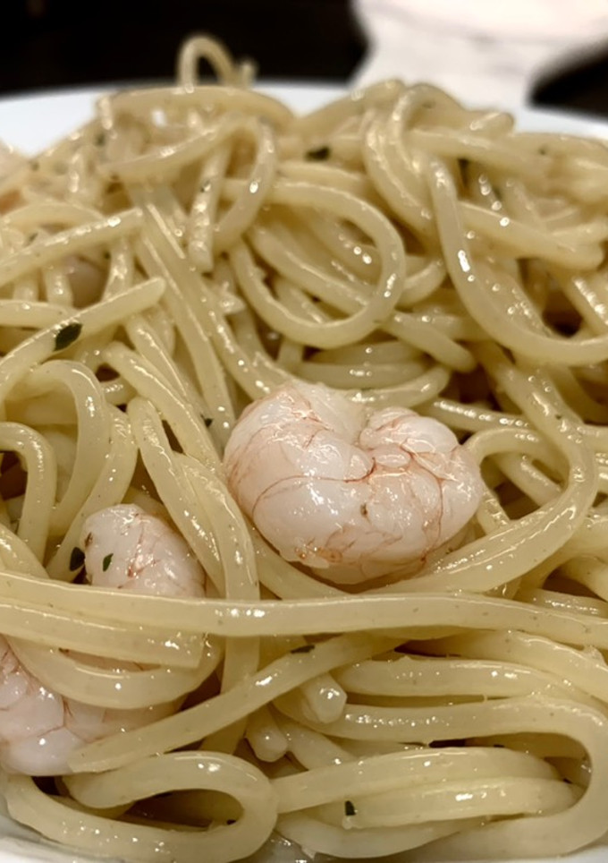 Una foto de Spaghetti con gambas 🍤