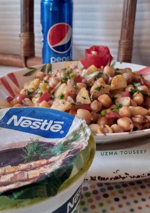 A picture of Aloo Chana chaat.