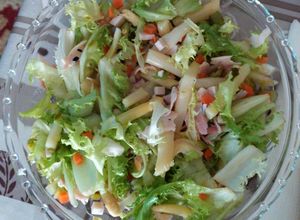Foto principal de Ensalada veraniega muy baja en calorías