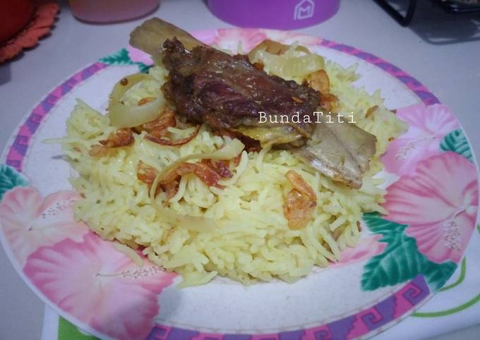 Ini dia! Bagaimana cara bikin 650.Nasi Kebuli Magic Com yang lezat