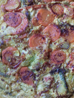 Una foto de Tortilla de zapallito morrón cebolla y zanahoria