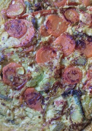 Una foto de Tortilla de zapallito morrón cebolla y zanahoria