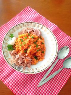 عکسی از دستور گمنهِ گوجه با تن ماهی