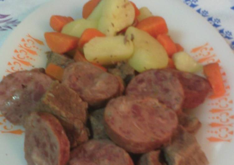 Steps to Prepare Perfect PICADO DE CARNE/PAIO COM BATATAS E CENOURA