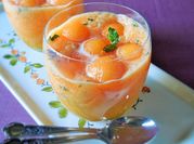 Une photo de soupe de menthe