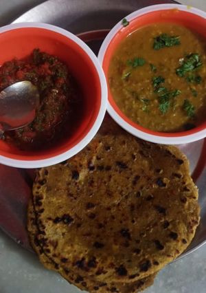 A picture of Sabut moong dal.
