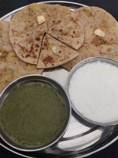 આલુ પરાઠા (aloo paratha receipe in gujarati) રેસીપી મુખ્ય ફોટો